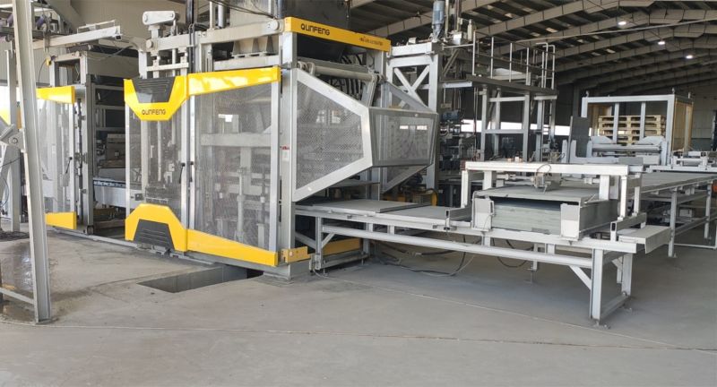 the QS1300-H intelligent block machine of the Romania high-elevation, ultra-thin riverbank block production line a máquina de blocos inteligente QS1300-H da linha de produção de blocos ribeirinhos ultrafinos e de alta altitude da Romênia