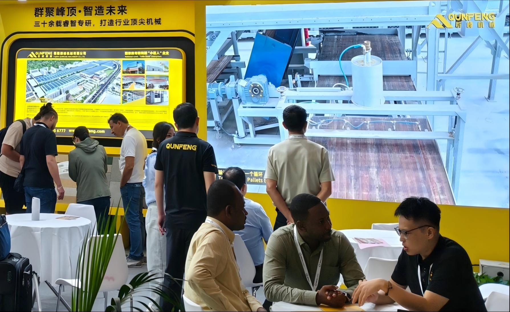 Qunfeng Machinery’s professional team provides customers with various customized solutions, attracting a large number of overseas users. A equipe profissional da Qunfeng Machinery oferece aos clientes diversas soluções personalizadas, atraindo um grande número de usuários estrangeiros.
