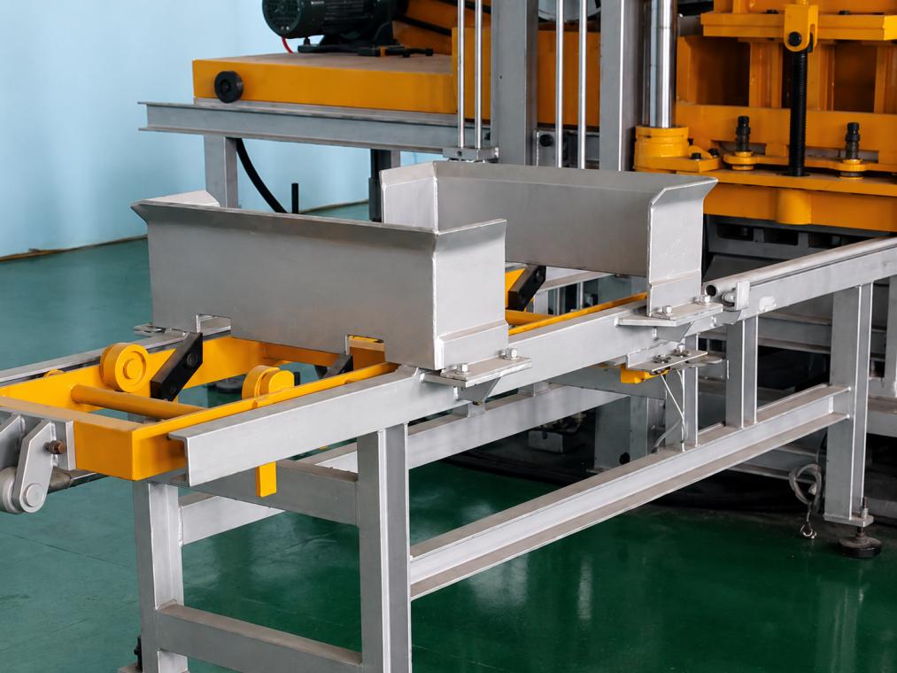 Máquina para fazer blocos ocos de concreto