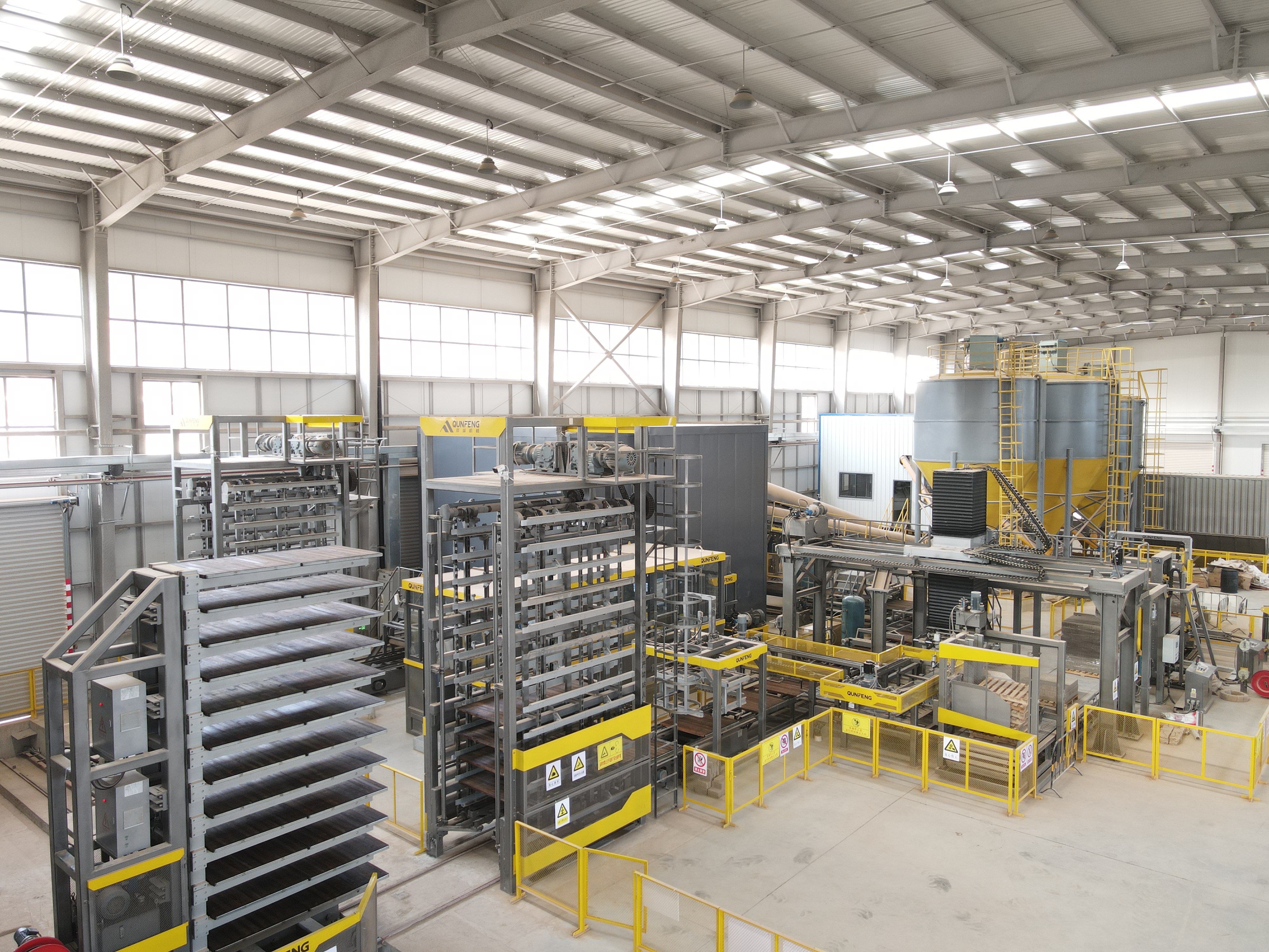 Sichuan — Qunfeng QS1500 Automatic Concrete Product Production Line Sichuan — Linha de produção automática de produtos de concreto Qunfeng QS1500
