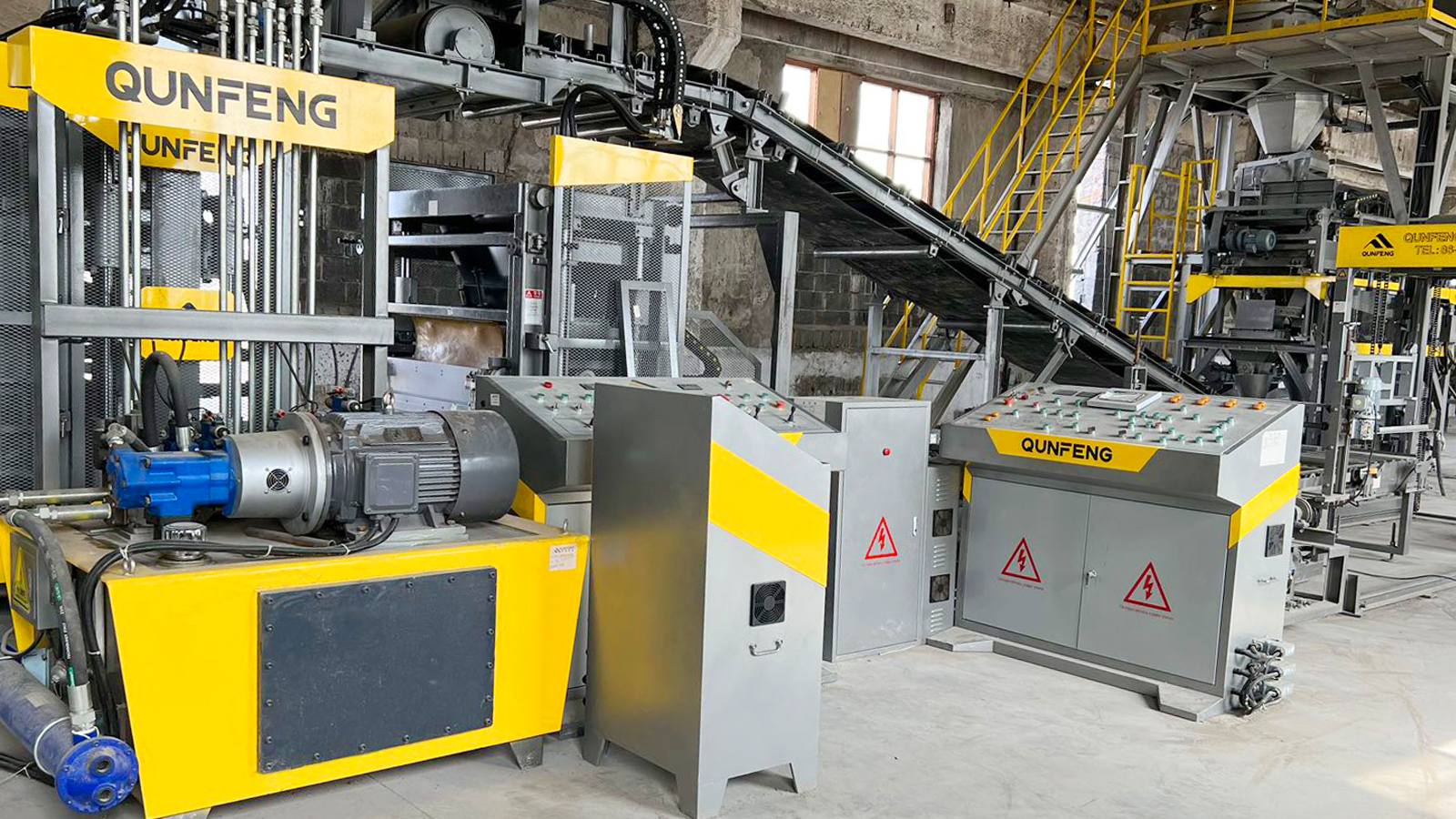 A linha de produção automática de blocos QS1300 em Ussuriysk