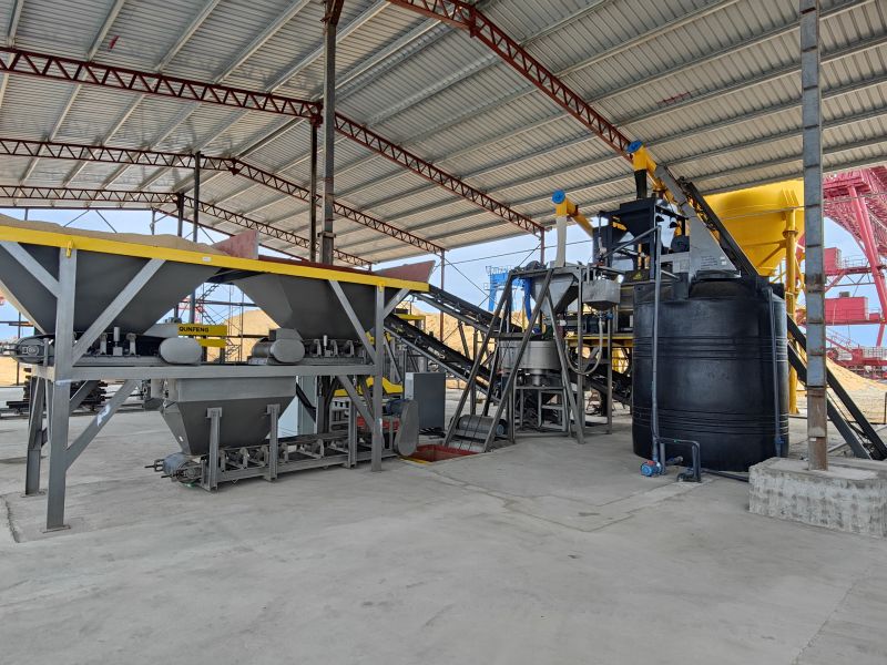 a linha de produção automática de blocos QS1300 no Sri Lanka