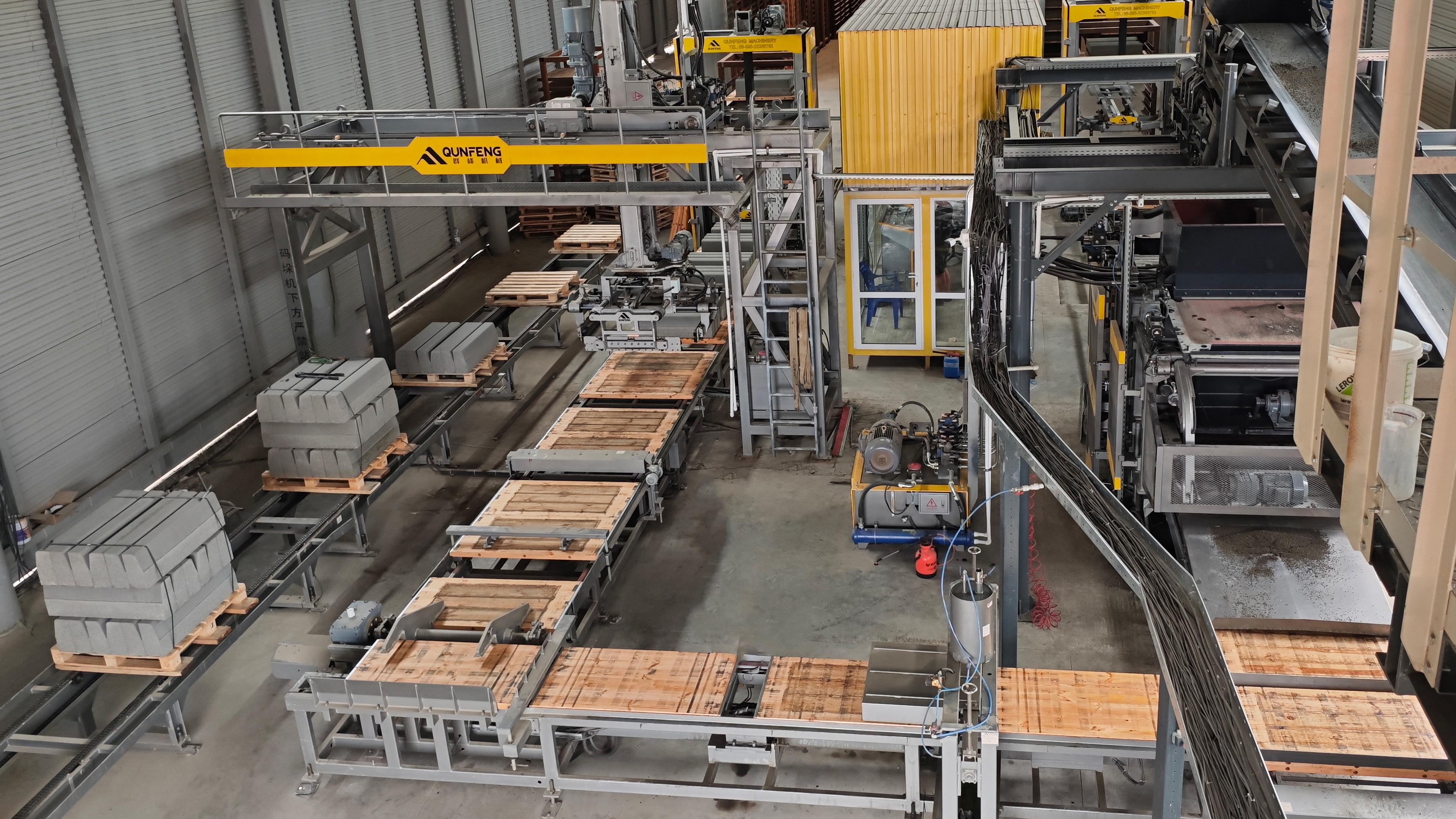 Capacitando o crescimento da infraestrutura na Rússia: soluções personalizadas de fabricação inteligente da Qunfeng servem como modelo para a cooperação sino-russa