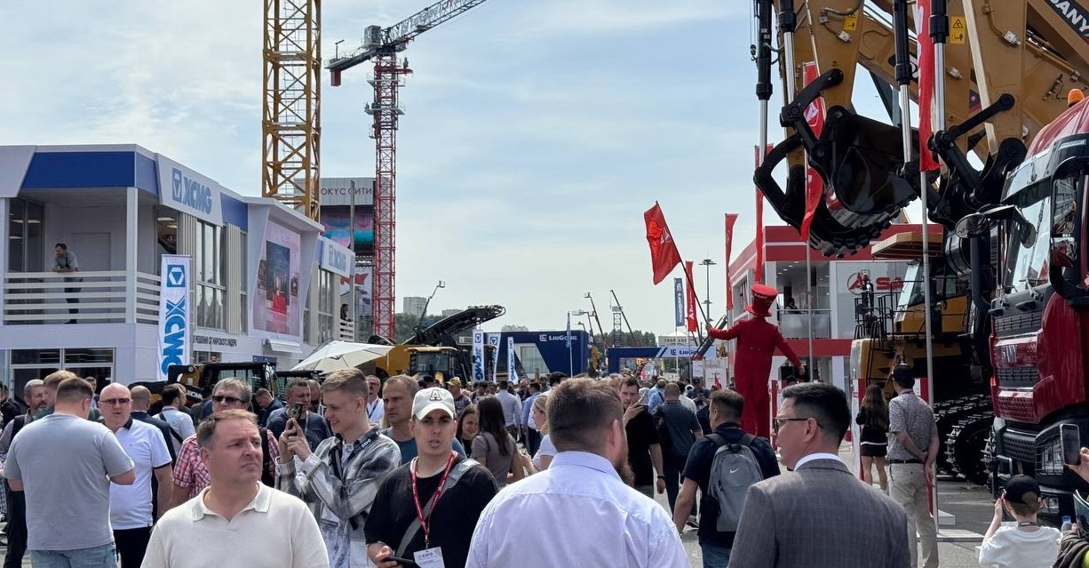 Expo Russa de Máquinas de Construção: Tecnologia Patenteada da Qunfeng Machinery Apresenta Proeza Global de Fabricação Inteligente