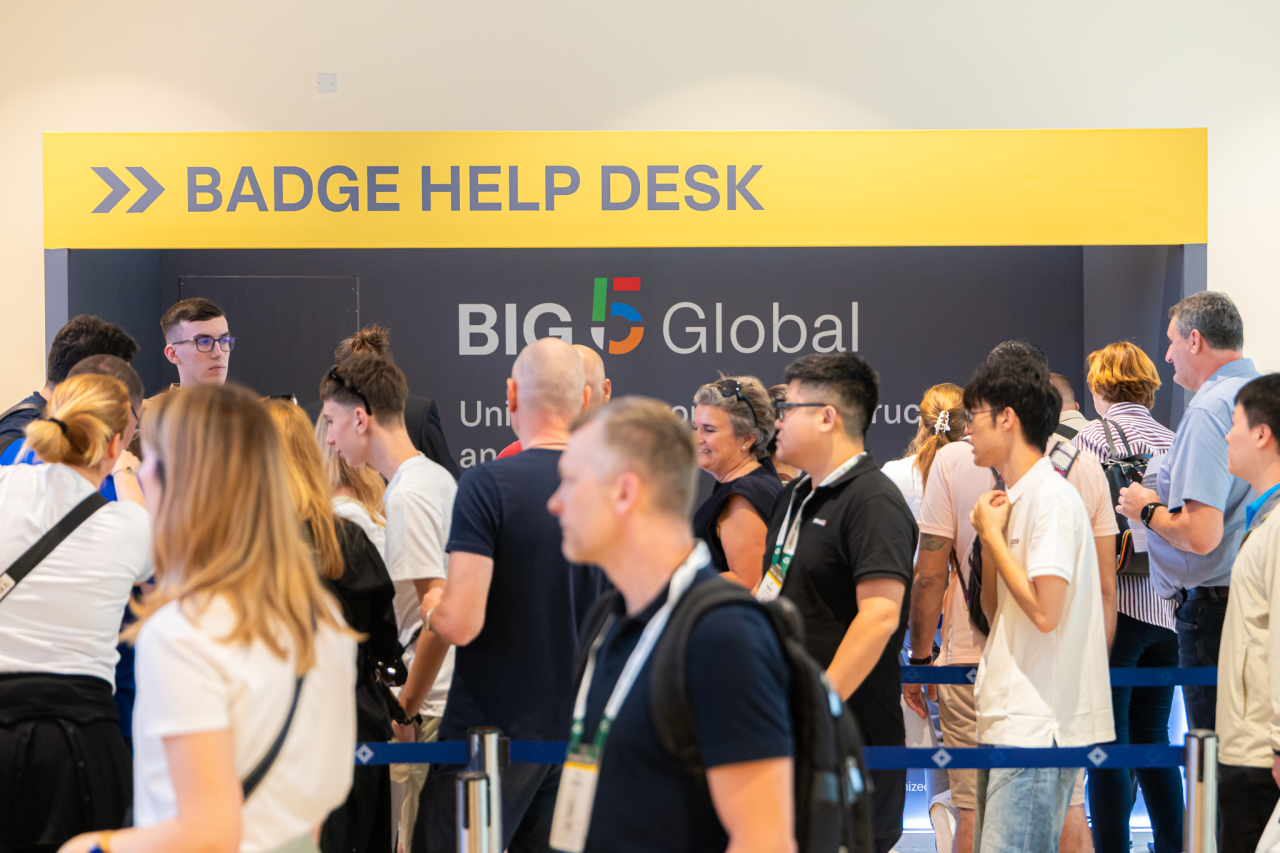 Acelerando sua expansão global, Qunfeng Machinery brilha na Big 5 Dubai Construction Exhibition