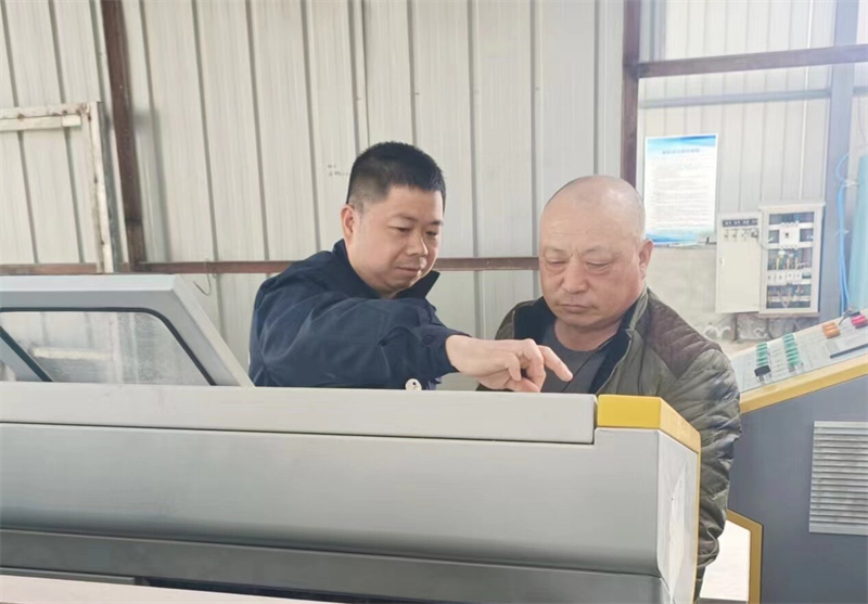 Serviço pós-venda exemplar da Qunfeng Machinery se estende por oito mil milhas