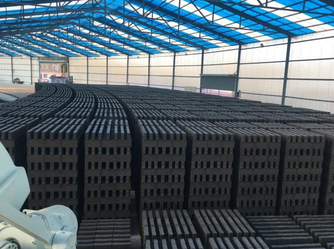 Por que sua empresa deveria investir em uma linha de produção de blocos