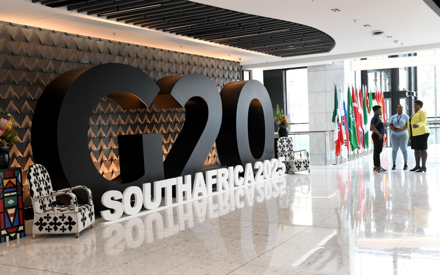 A África do Sul assume a presidência do G20! Os clientes recompraram a linha de produção da QUNFENG e conheceram as novas oportunidades de desenvolvimento