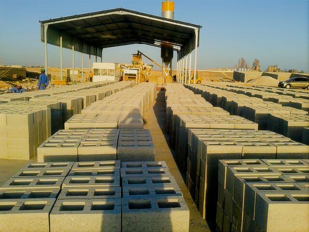 M&aacute;quina de produ&ccedil;&atilde;o de blocos de cimento