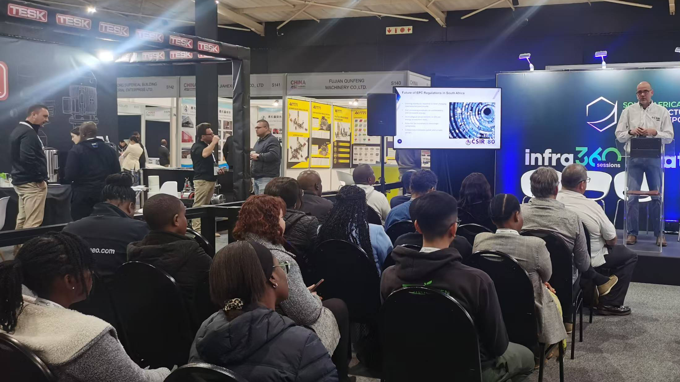 A Qunfeng Machinery faz aparições consecutivas nas 5 grandes feiras da África do Sul e da Etiópia, acelerando a expansão do mercado africano