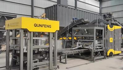 M&aacute;quina de fabrica&ccedil;&atilde;o de blocos de concreto 