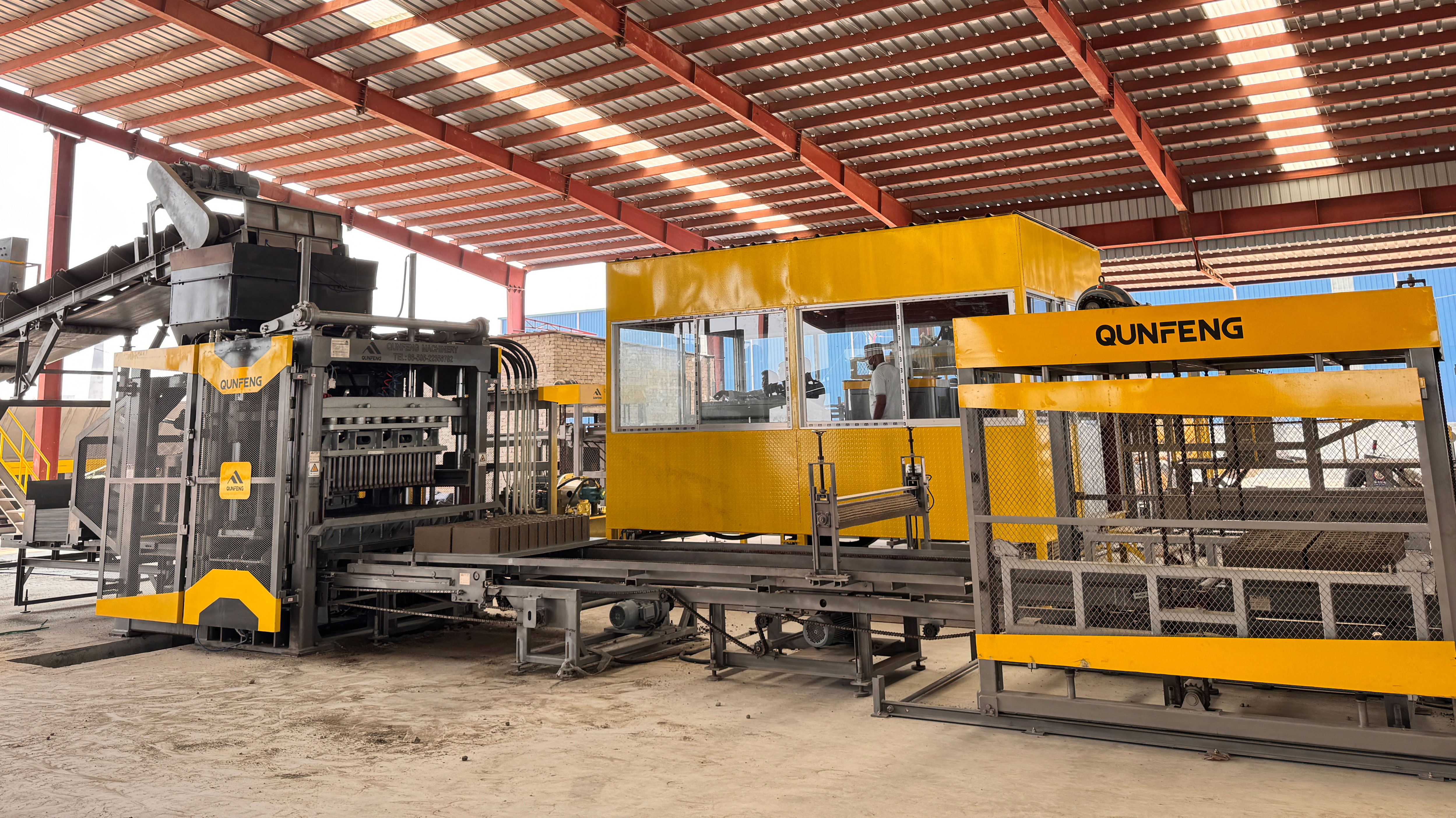 Local da linha de produ&ccedil;&atilde;o automatizada de produtos de concreto da Qunfeng em Bangladesh