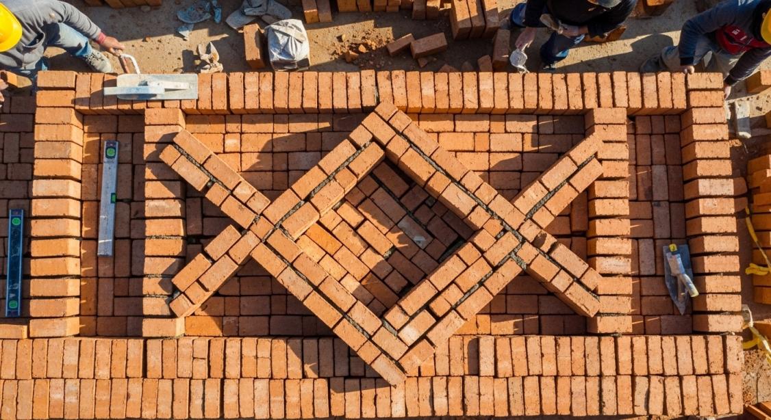 Máquina de produção de blocos vibratórios: controle de vibração mais inteligente para produção de concreto de maior densidade